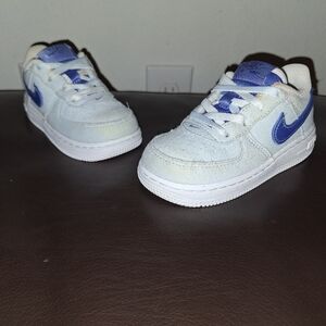 SPECIAL! Toddler's Blue Nike Suede Sneakers. Size 7C.